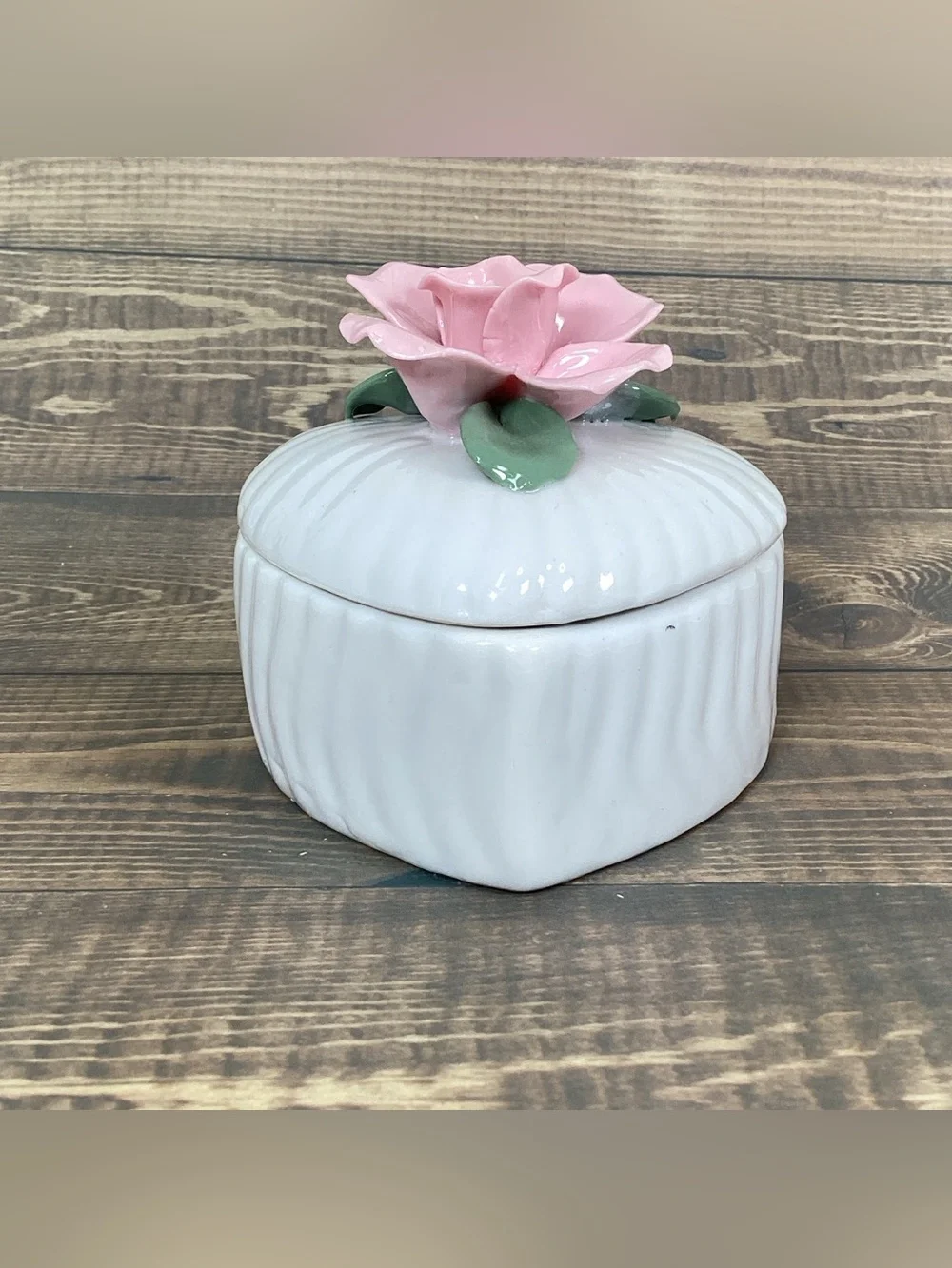 Ceramic Porcelain Heart Shaped Trinket Box With Rose Flower 3.25